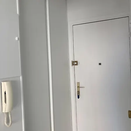 Renove A 200 M De La Parking * Fréjus